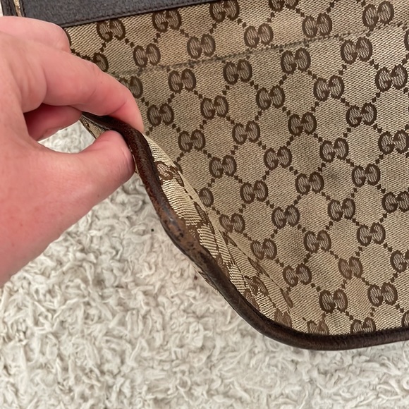 Gucci Monogram Messenger Crossbody ❤️💚 - Picture 6 of 13